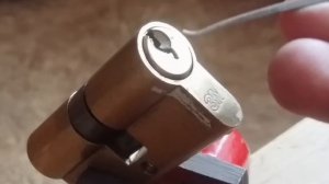 [ 36 ] КАК ДОСТАТЬ СЛОМАНЫЙ КЛЮЧ ЕСЛИ ОН ЗАСТРЯЛ В ГЛУБИНЕ ЗАМОЧНОЙ СКВАЖИНЫ ВЫТАЩИТЬ ПОЛОМАНЫЙ КЛЮ