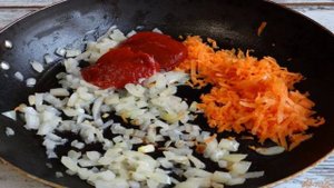 Свежие щи с консервами Килька в томате