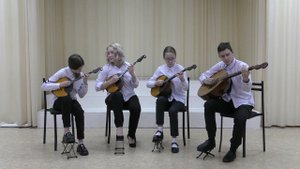 Квартет домристов: Вершинина Маргарита; Власенко Татьяна Александровна; Вялова Диана; Комаров Даниил