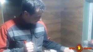 КЛАДЕМ ПЛИТКУ И ДЕЛАЕМ ПОТОЛОК В БАНЕ | Крещенские купания и шашлыки