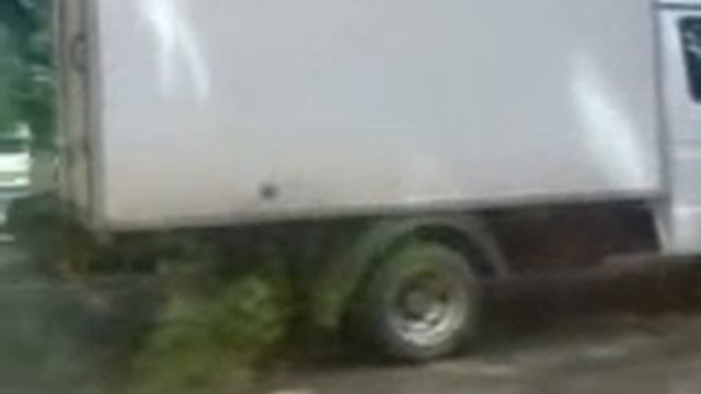 так ездят по тротуарам в Ярославле. смотреть онлайн