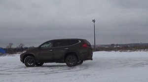 Немного зимнего дрифта на Мицубиси Паджеро Спорт 3.