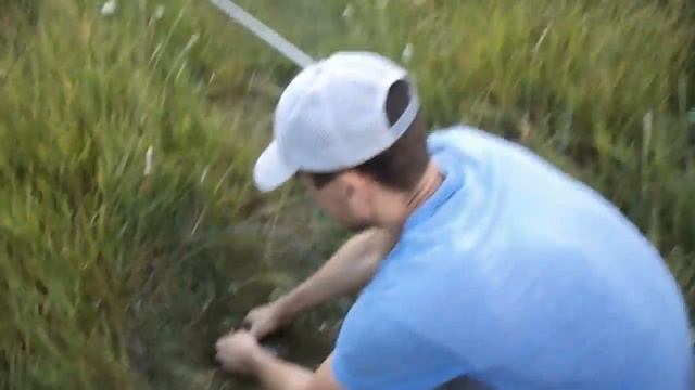 Ловля КАРПА на ПОПЛАВОК на диком водоеме. Лето. 2018. смотреть онлайн