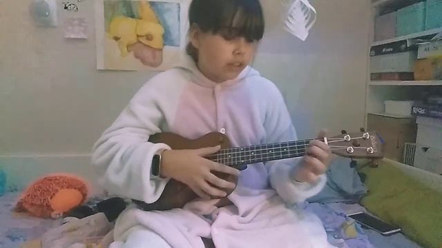 ИГРА НА УКУЛЕЛЕ / ТРЕНИРОВКА / ПЕРВЫЕ ПЕСНИ смотреть онлайн