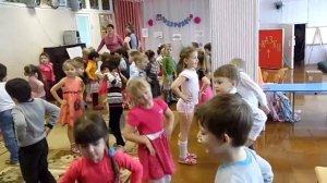 танец мальчик с пальчик