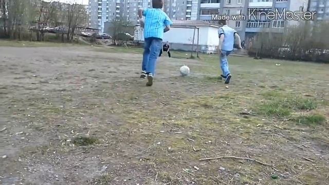 Футбол за район (район на район)