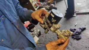 Замена масла Ниссан ноут Note коробка вариатор CVT transmission.