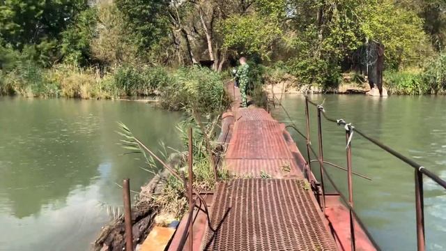 Старый понтон на реке Кубань смотреть онлайн