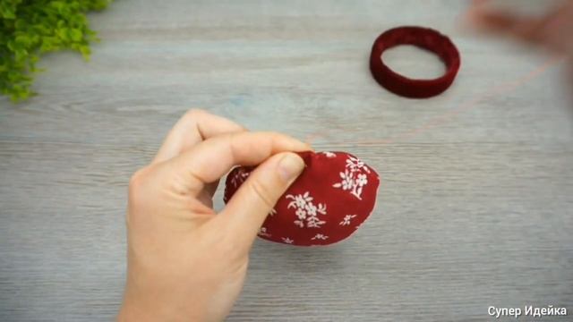 Из втулки от Скотча сделала Красивую ИГОЛЬНИЦУ.