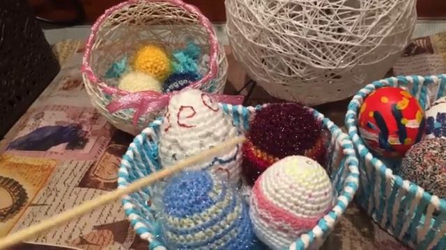 Вязаные яйца, поделка для сада. смотреть онлайн