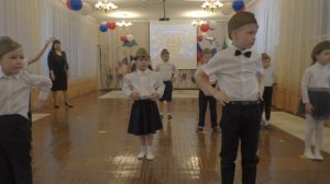 Поставил логотип садика. Праздник 23 февраля в детском саду.  Дети поют и танцуют в детском садике.