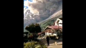 Извержение вулкана Синабунг: пеплом засыпало остров Суматра #Sinabung #Sumatra #volcano