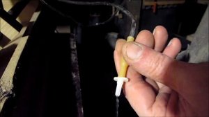 Капельная смазка для ленточной пилы.