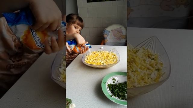 Готовим салат "Рыбки в пруду")))