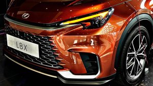 (2024) Lexus LBX Luxury 1.5L _ детали экстерьера и интерьера.