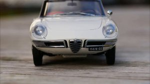 Alfa Romeo 1600 Duetto Spider - 1966 - AutoArt 1/18 by RetroModelCars