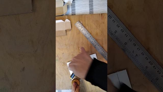 Объемная композиция из картона. Буква А. Урок N2