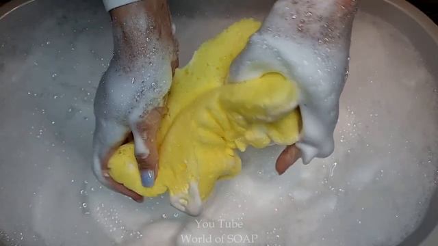 ASMR/Новые губки и пакет жидкого мыла BALEA/New sponges and liquid soap/Squeezing and rinsing смотреть онлайн