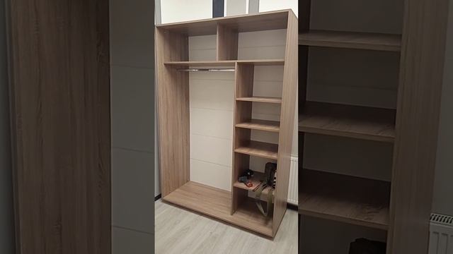 Найпростіша шафа. Раз, два і готово!