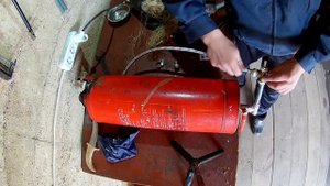 Пескоструй из огнетушителя.