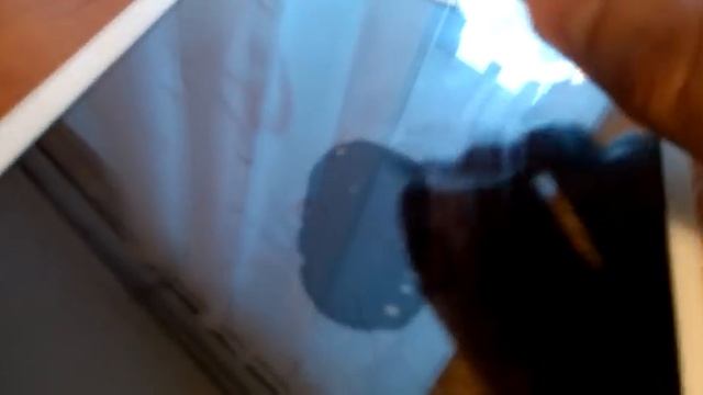 Убираем пятно конденсата с дисплея смотреть онлайн