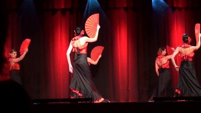 sevillana bata de cola + abanico смотреть онлайн