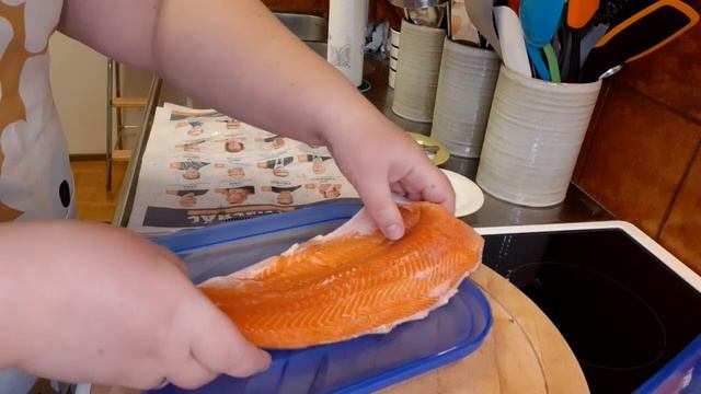 Graavattu kotimainen lohi, солю форель по-фински, самый простой рецепт засолки форели.