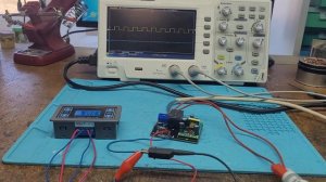 Инверторные компрессора с частотным управлением переводим на обычный старт-стоп.