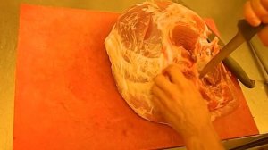 Как разделать окорок свиной