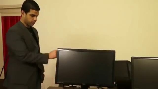 Монитор 27 дюймов и 24 дюйма на одном столе смотреть онлайн