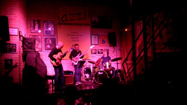 Solsona guitarra Cucurella baix Ventura bateria смотреть онлайн