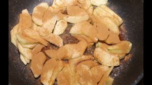 Самый быстрый десерт-жареные яблоки с корицей