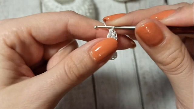 Украшаем пинетки-туфельки вязаные крючком/crochet flower смотреть онлайн