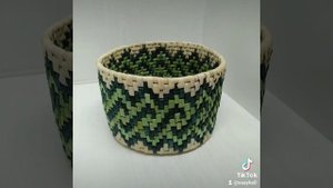 Ваза для конфет. Плетение из талаша (листья початков кукурузы).