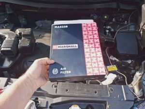 MITSUBISHI OUTLANDER. Самостоятельная замена воздушного фильтра.