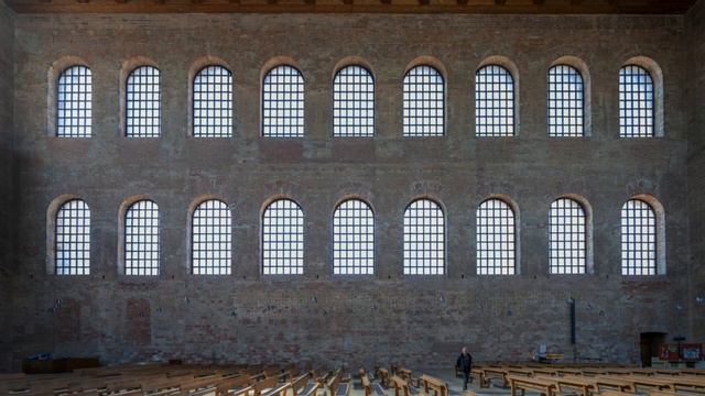 Almanya Trier’deki Konstantin Bazilikası (Aula Palatina) (Sanat Tarihi)