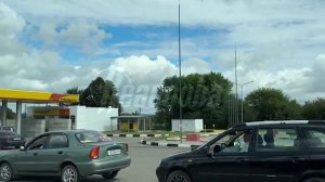 Жители Коренево едут в сторону Рыльска — на заправках очереди из гражданского транспорта