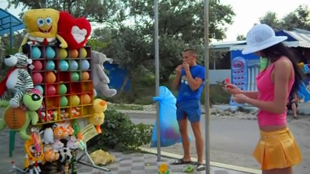 пыталась выиграть игрушку))))))))) смотреть онлайн