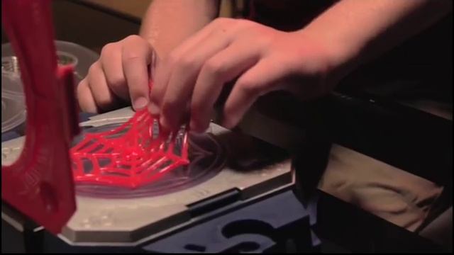 Игрушка Marvel Science Лаборатория Человека-паука по созданию паутины 18015 смотреть онлайн