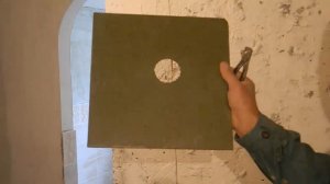 Способ вырезания отверстий в половой плитке (КЕРАМОГРАНИТ)