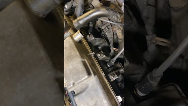 Ремонт свечного отверстия . Как установить гужон в ГБЦ. Ремонт головки на авто . Сорванная резьба смотреть онлайн