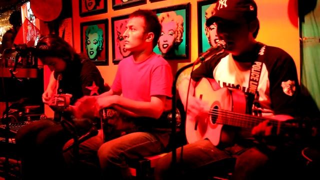 beijing houhai [ROOTS REGGAE BAR] yaru ___ keyser (uyghur folk song) смотреть онлайн