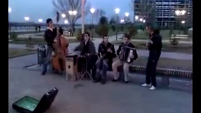уличные музыканты смотреть онлайн