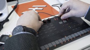 IK Multimedia Uno Synth - обзор и тест новинки! Superbooth 2018