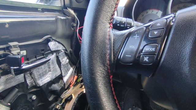 Установка динамиков в Mazda 3 bk на DL Audio Anaconda 165 Comp