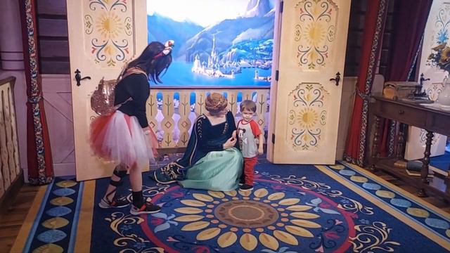 Christmas Time In Disney's Epcot! (Life with Cerebral Palsy) смотреть онлайн