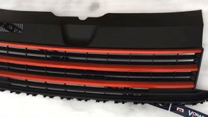 Решётка радиатора VW T6 без эмблемы c красными полосами