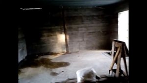Дом из литого полистиролбетона. Уложил профнастил как несъёмную опалубку под плоскую крышу