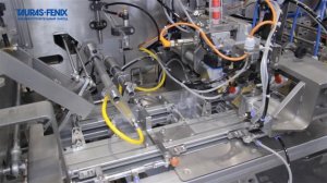 Формирование упаковки дойпак из рулона плёнки и впайка штуцера