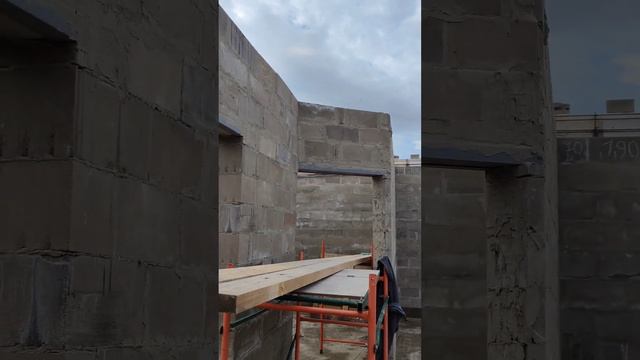 ПРАВИЛЬНЫЙ АРМОПОЯС ПОД МАУЭРЛАТ НА ДОМЕ ИЗ ТЕПЛОБЛОКА #теплоблок #армопояс смотреть онлайн